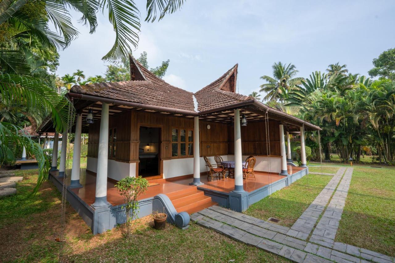 Ama Stays & Trails, Pathiramanal Villa Alappuzha Eksteriør billede